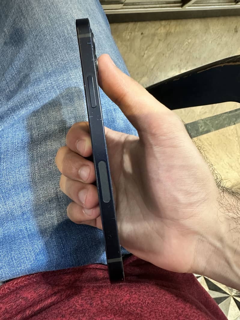 Apple iPhone 12 2