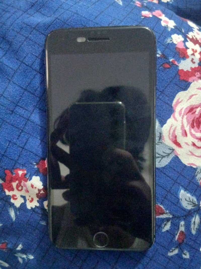 Apple iPhone 7 Plus 2