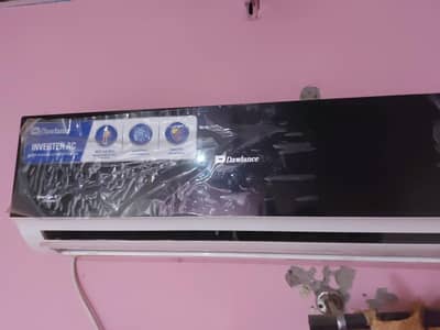 I m selling inverter ac 1 session use luk like new
