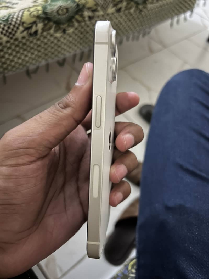Apple iPhone 13 0