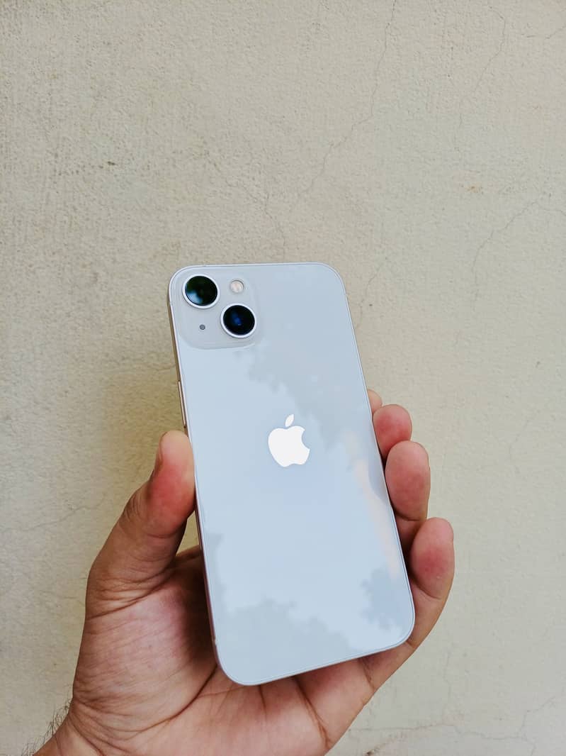 Apple iPhone 13 5