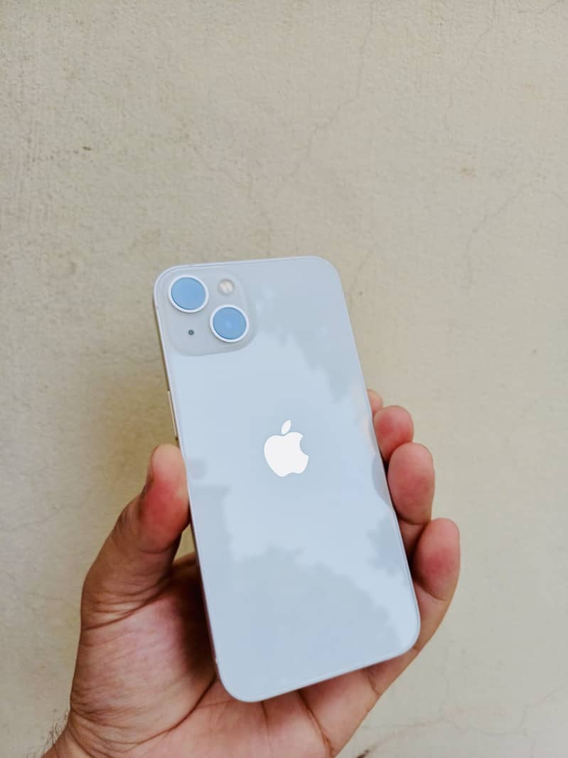 Apple iPhone 13 8