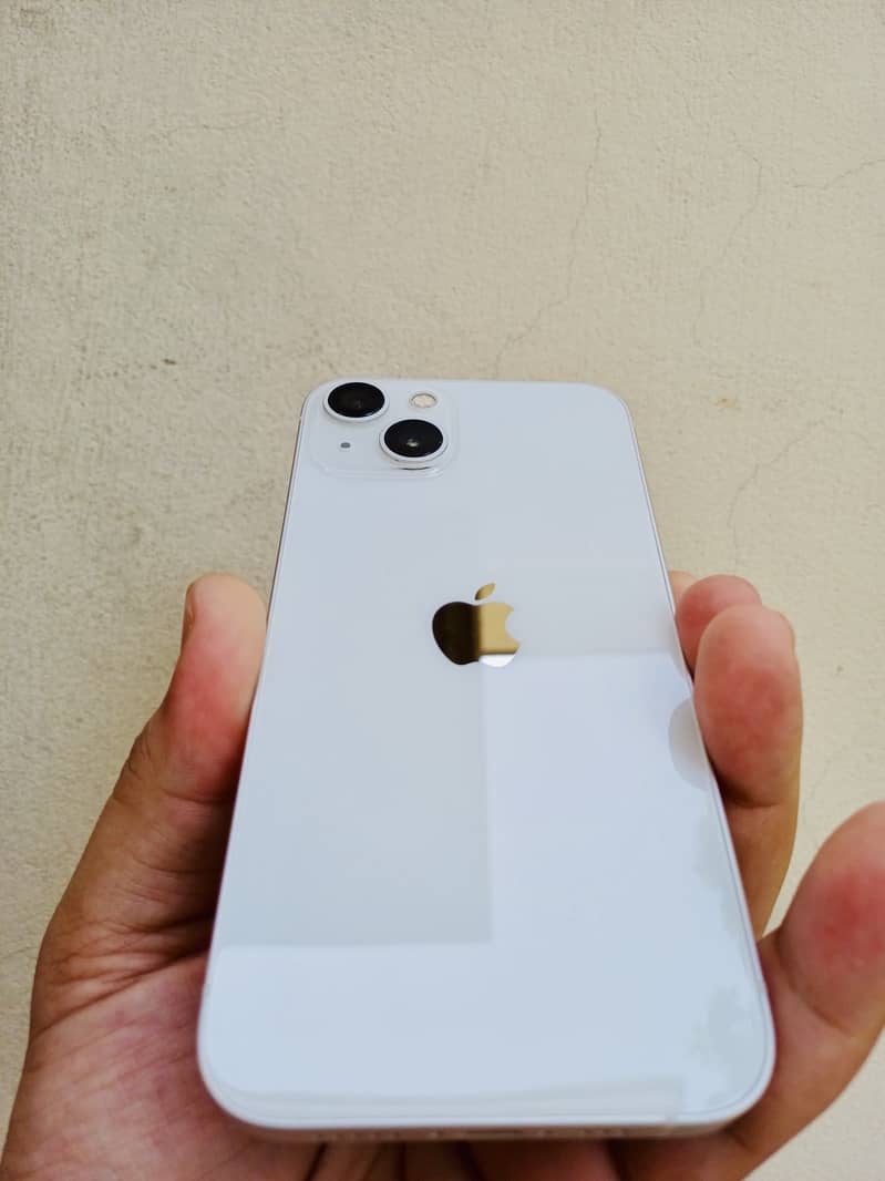 Apple iPhone 13 9