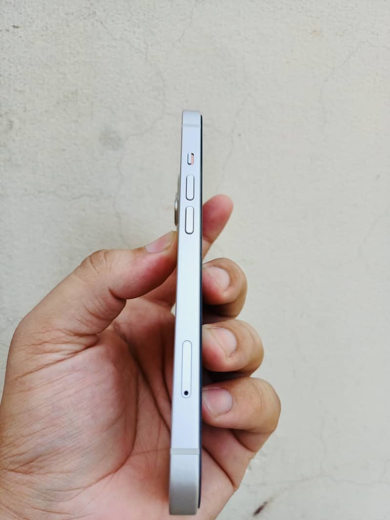 Apple iPhone 13 14
