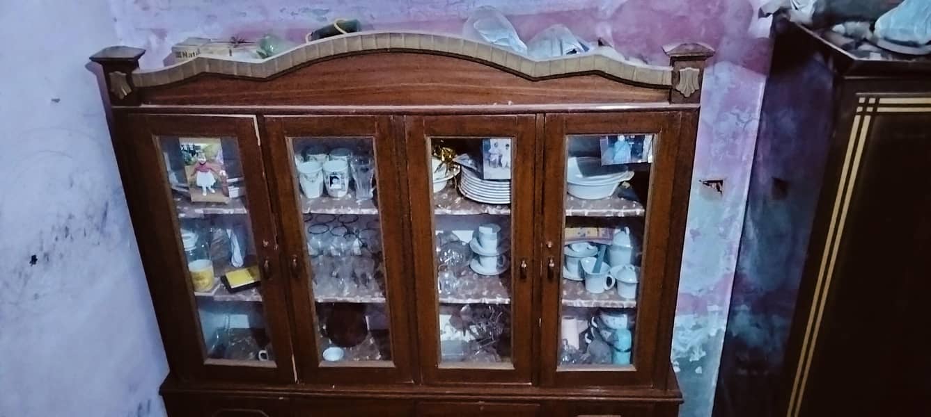 glass showcase 3