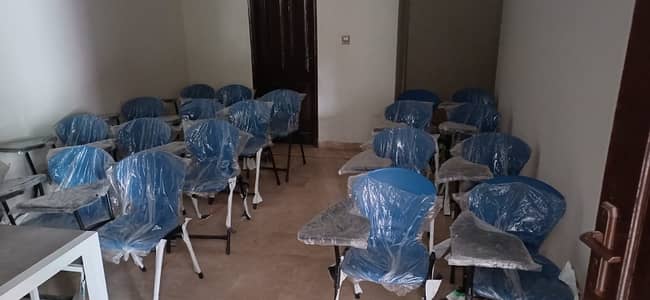 A Office Of 400 Square Yards In Karachi