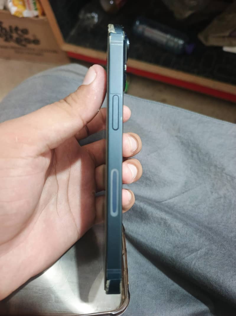 Apple iPhone 14 4