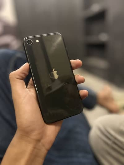 Apple iPhone SE