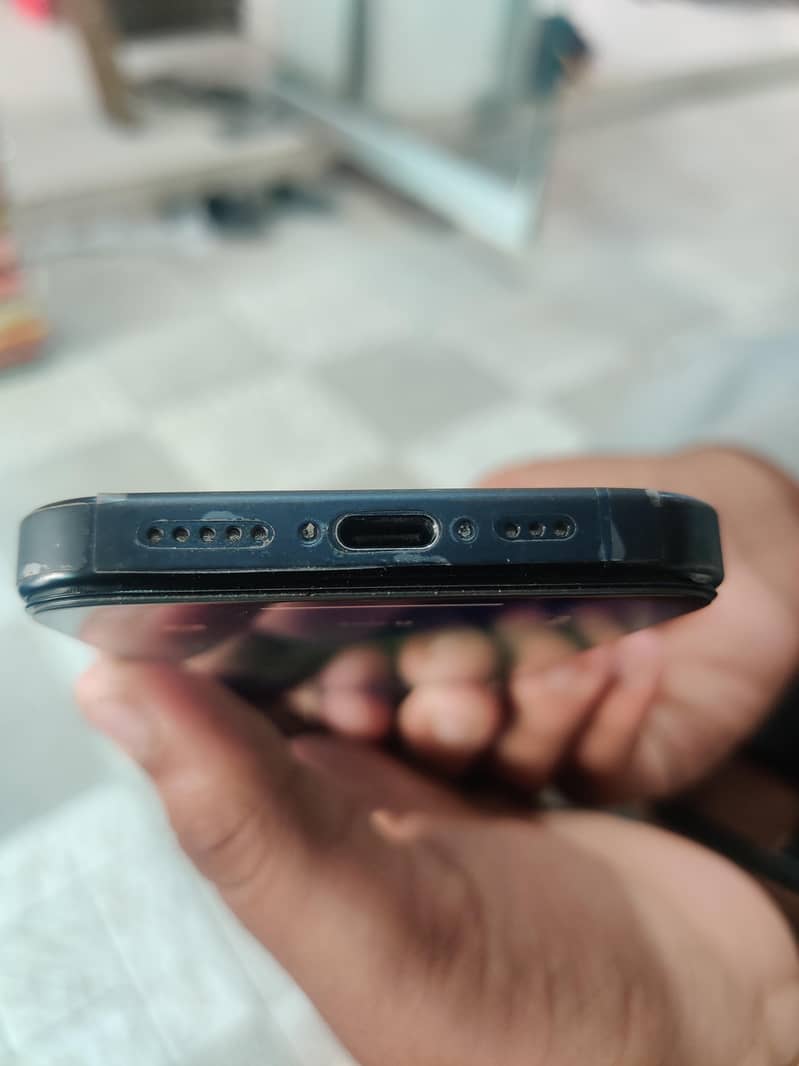 Apple iPhone 15 Pro 2