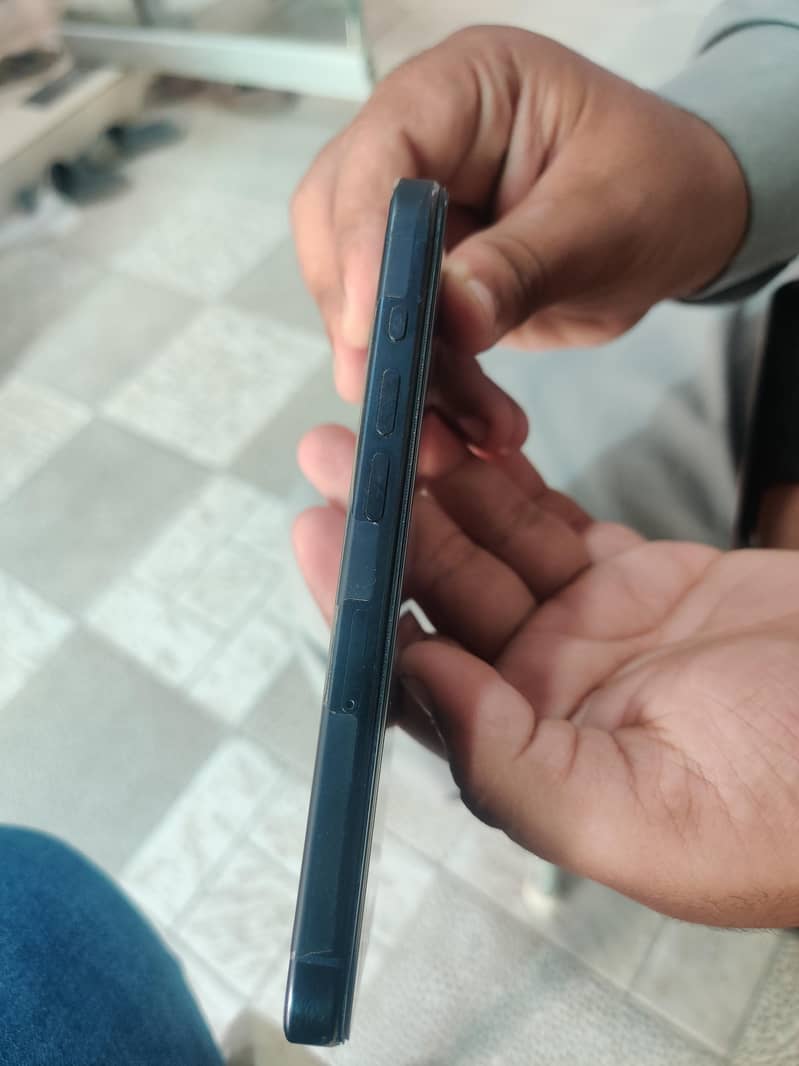 Apple iPhone 15 Pro 3