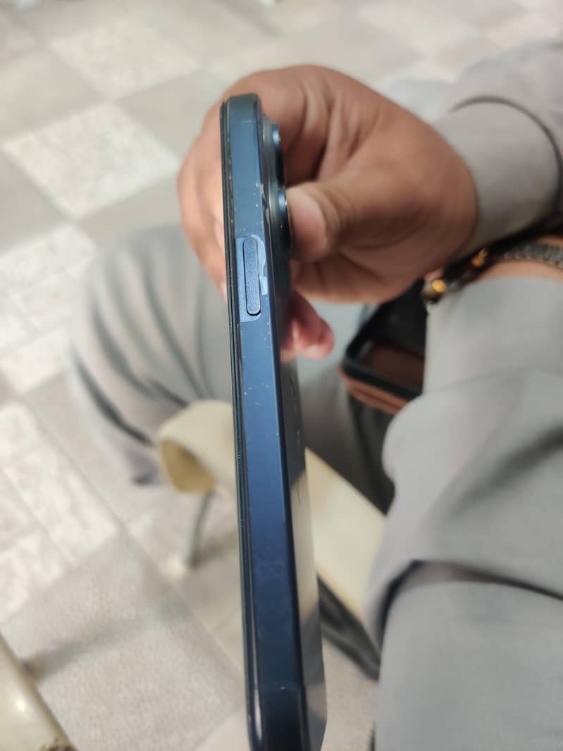 Apple iPhone 15 Pro 6