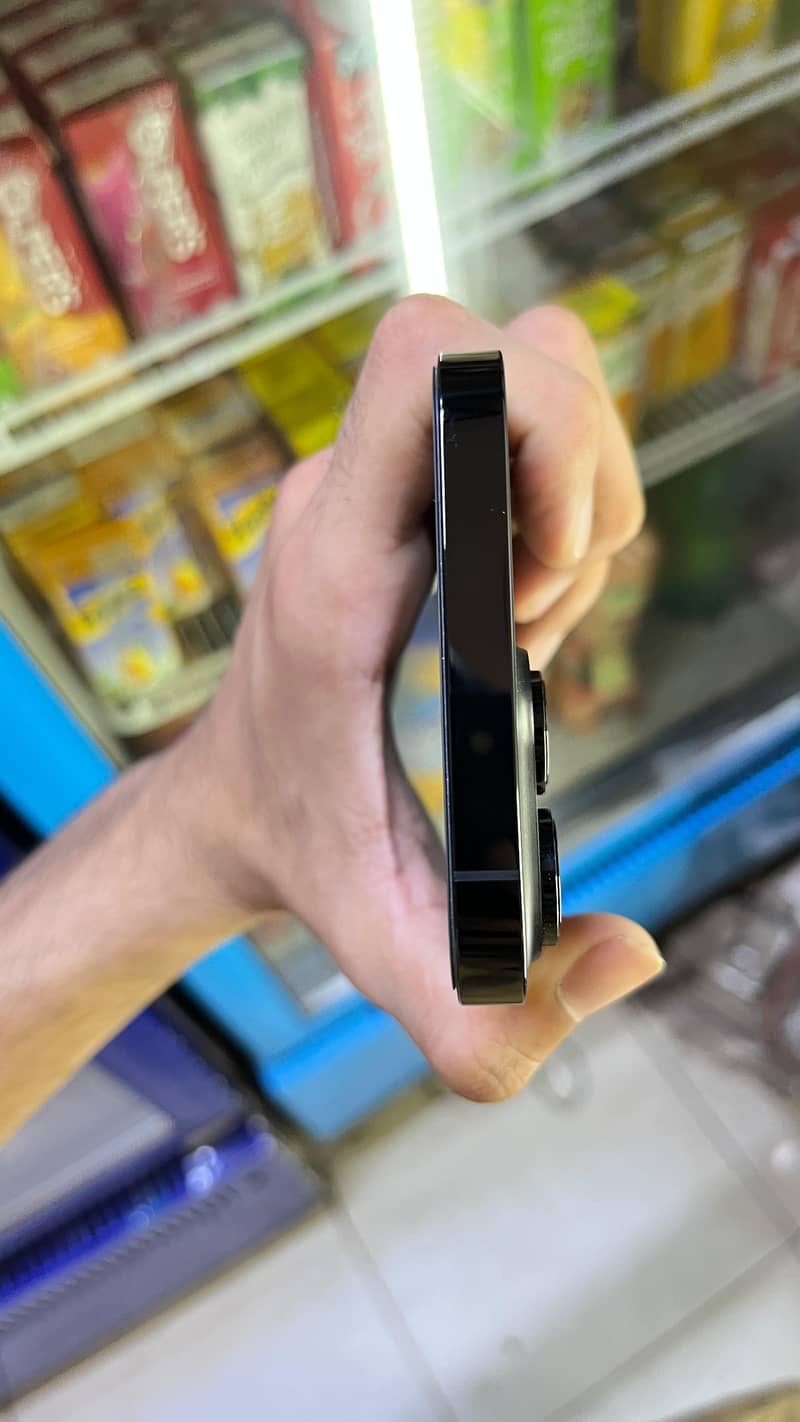 Apple iPhone 14 Pro Max 2