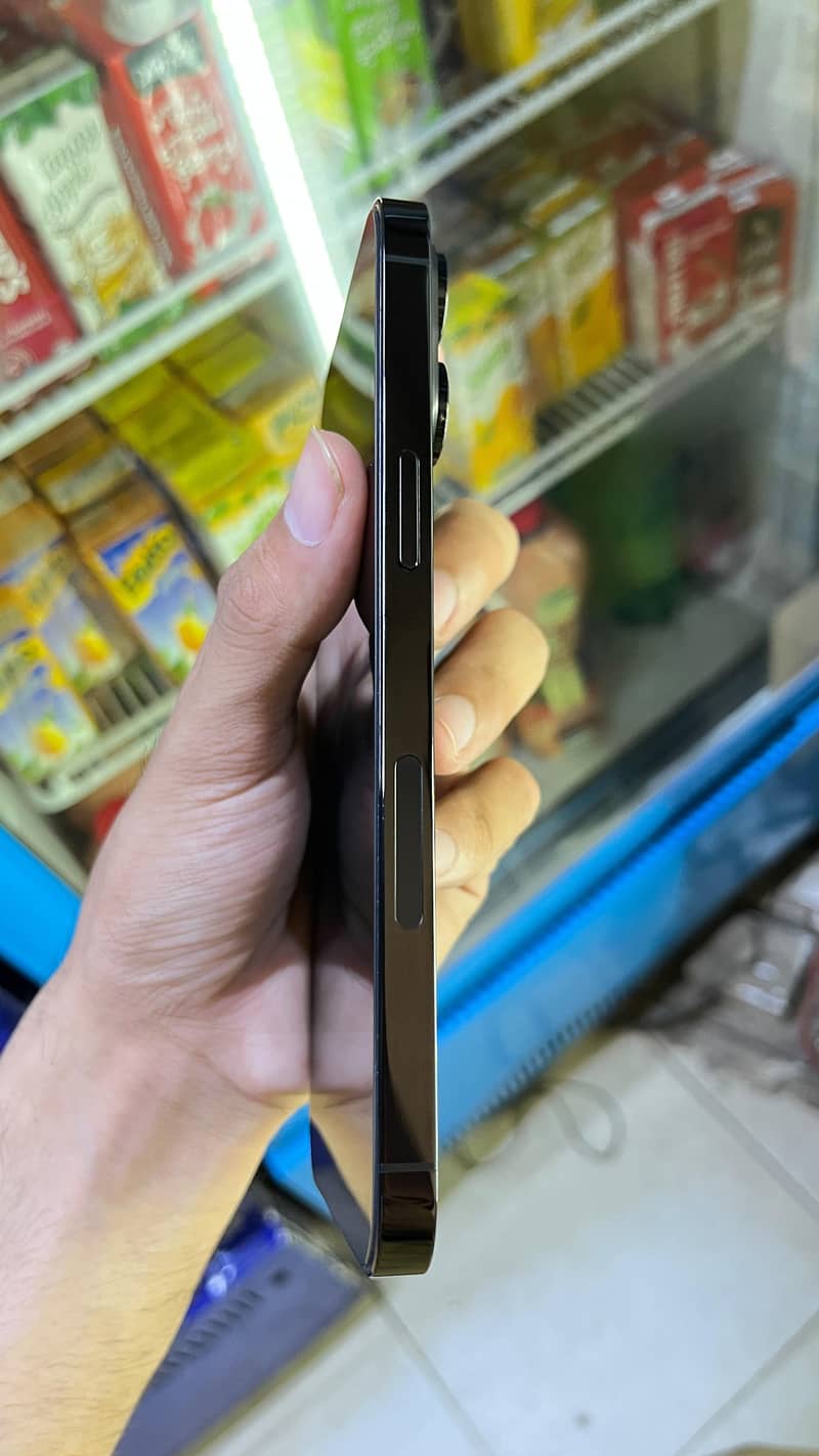 Apple iPhone 14 Pro Max 3