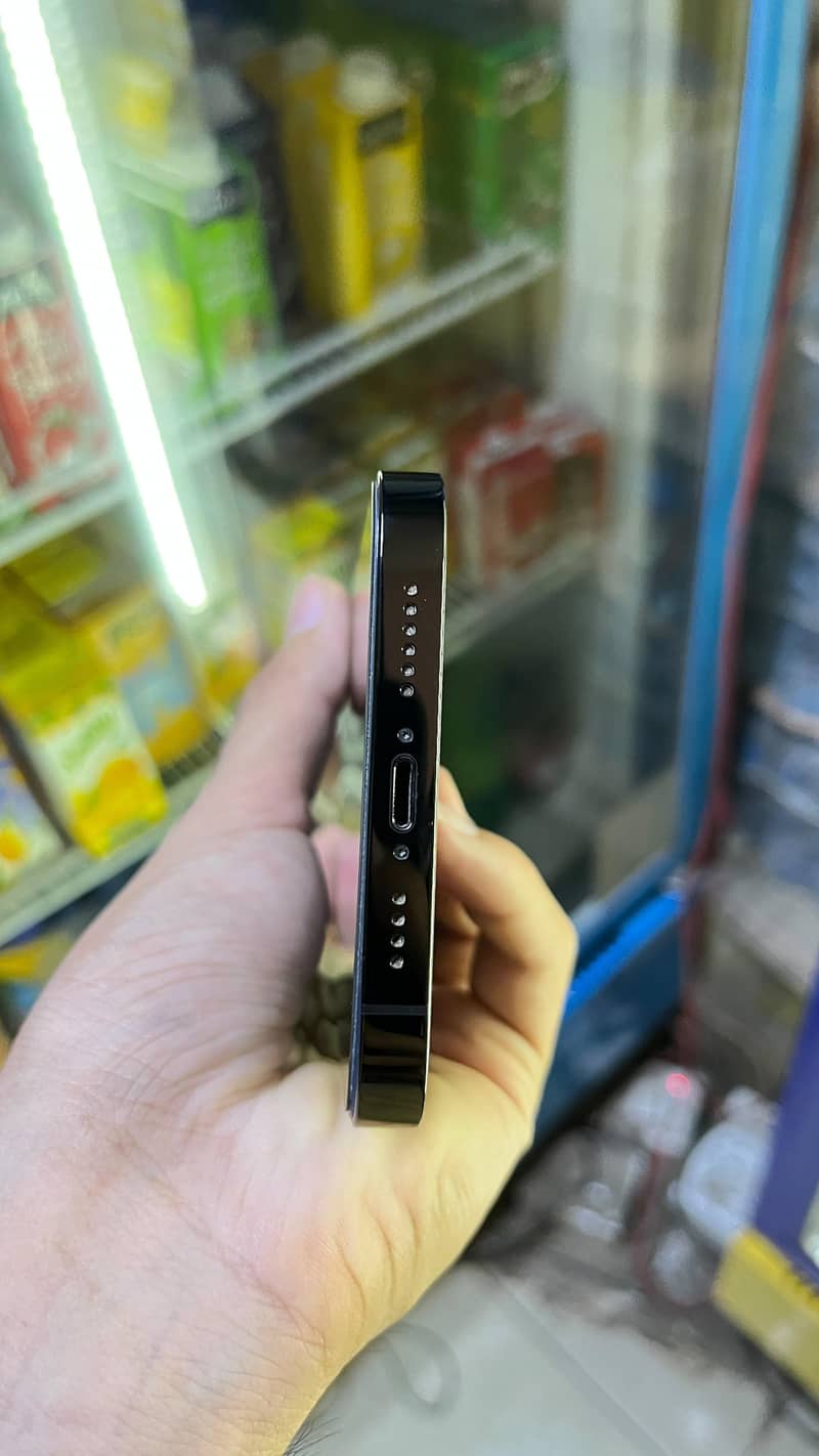 Apple iPhone 14 Pro Max 5