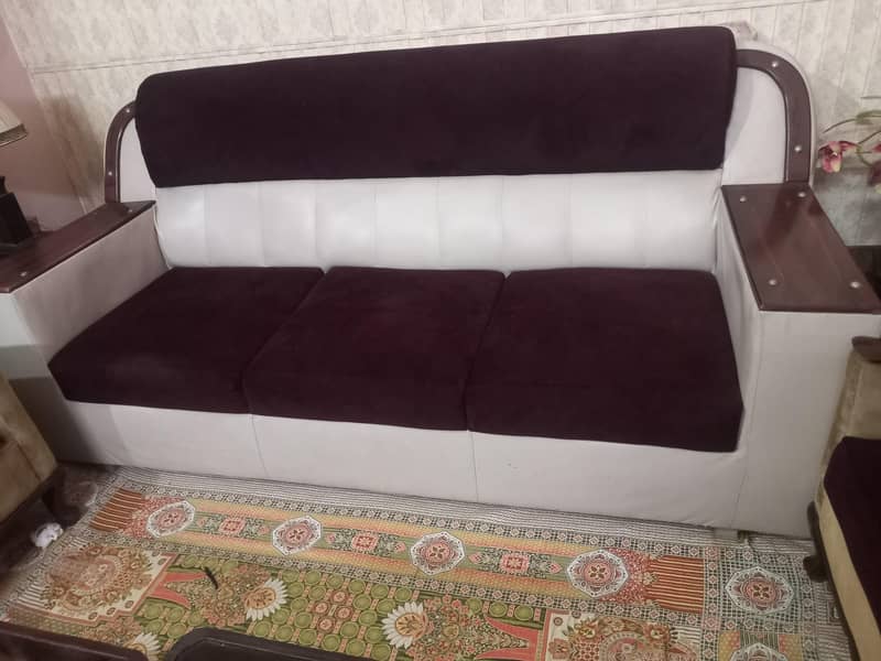sofa three seater 0