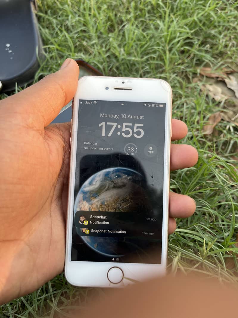 Apple iPhone 8 1