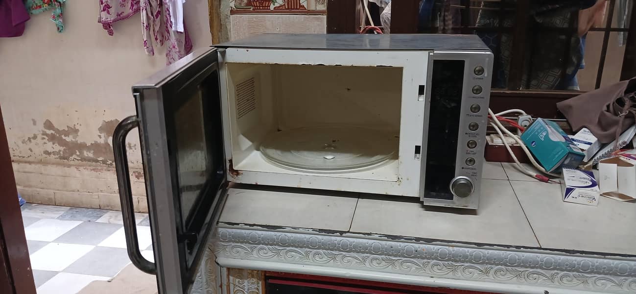 Dawlance Microwave 1