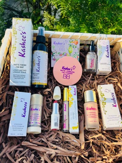 KASHEE'S 7-IN-1 LUXURY MAKEUP DEAL