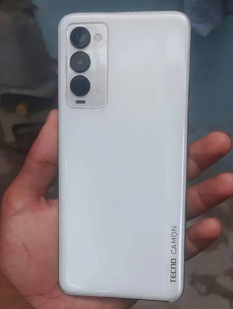 Tecno Camon 18P 0