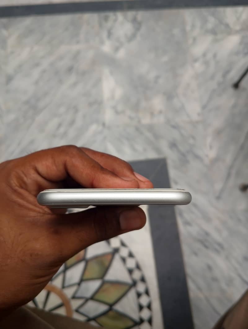 Apple iPhone 7 Plus 3