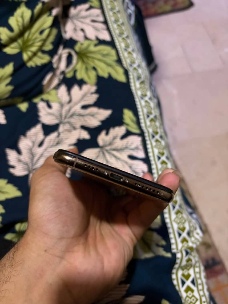 Apple iPhone XS Max 2