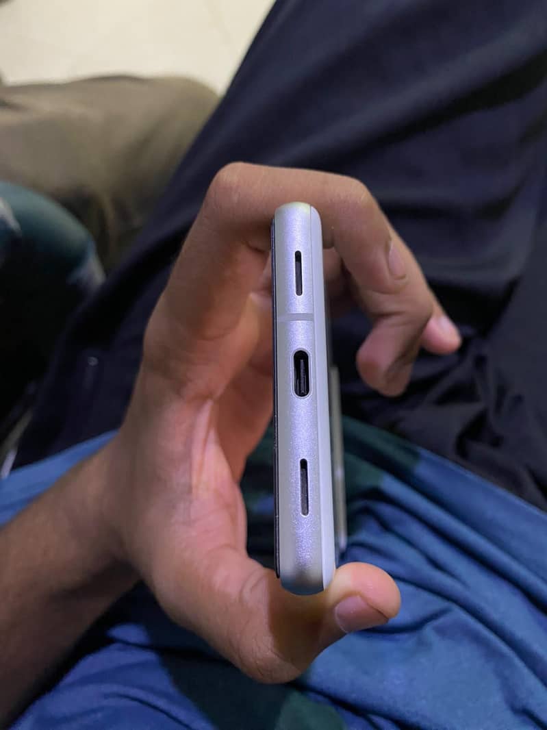 Google Pixel 7a 3