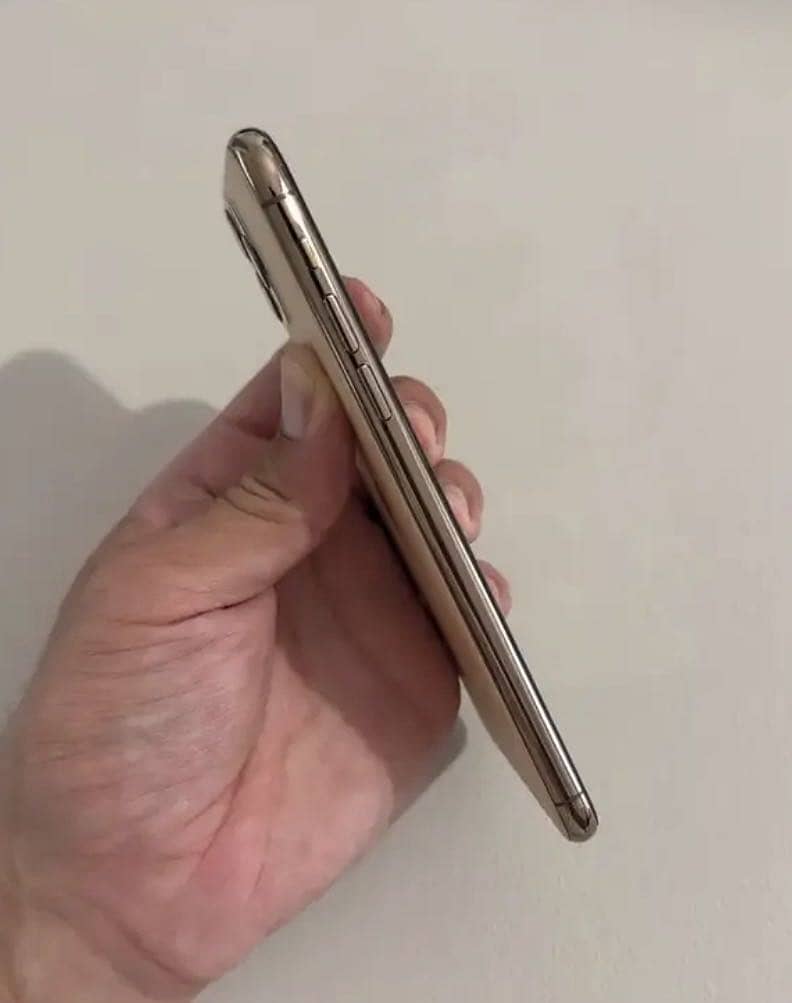 Apple iPhone 11 Pro 2