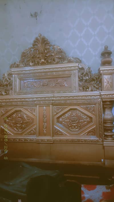 king size bad with side tables