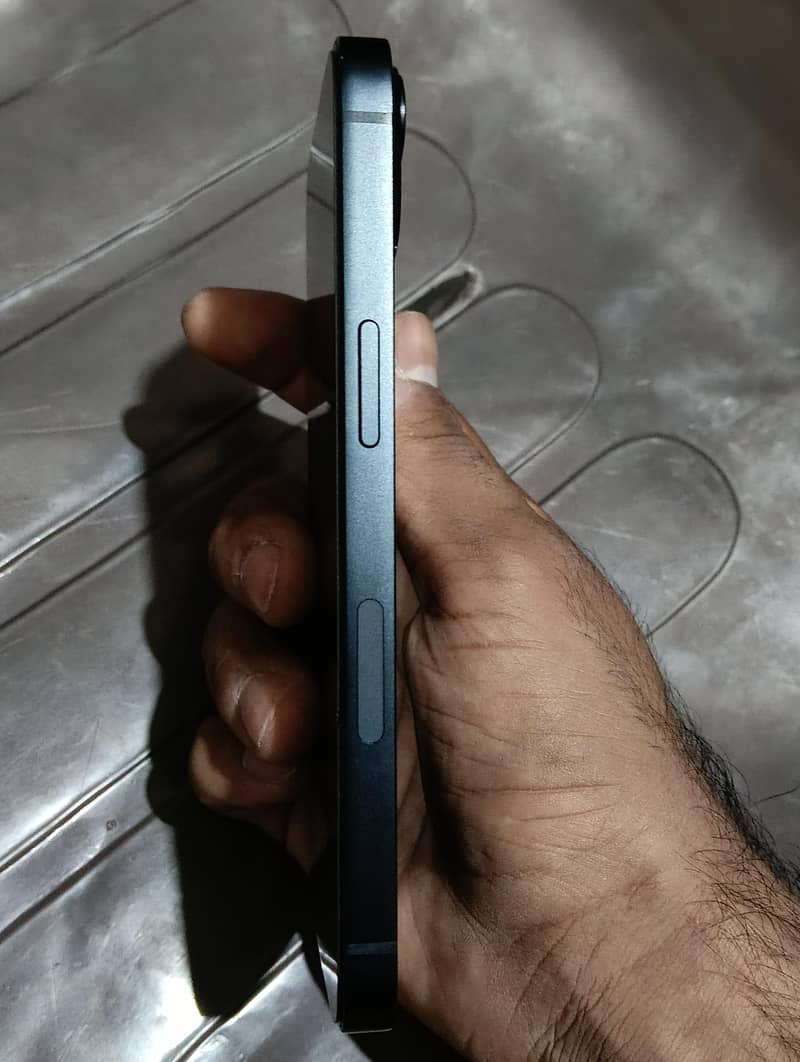 Apple iPhone 13 3