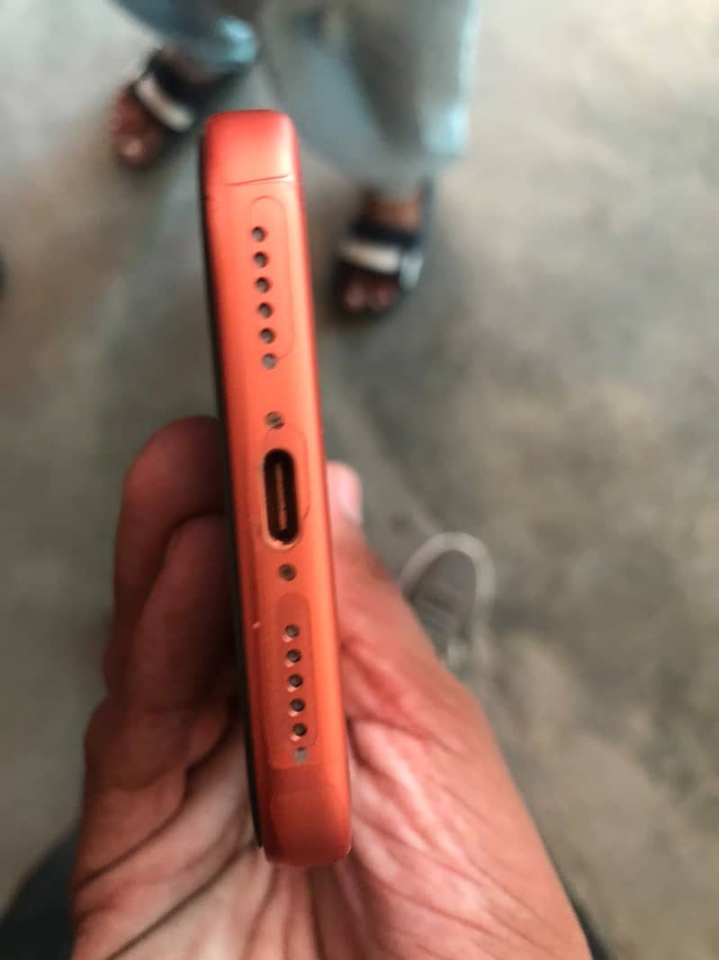 Apple iPhone 17 Pro Max 4