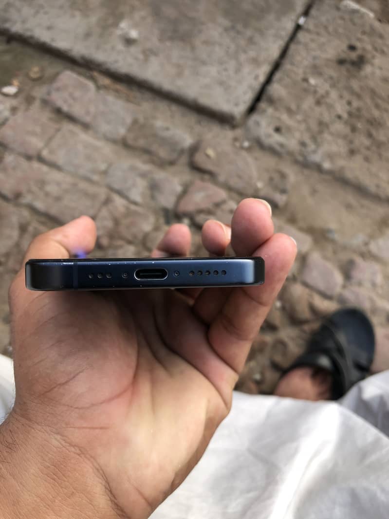 Apple iPhone 15 Pro 3