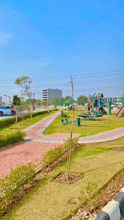 5 Marla Corner Near Park residential Plot For Sale in Lake City Sector M-8 B2