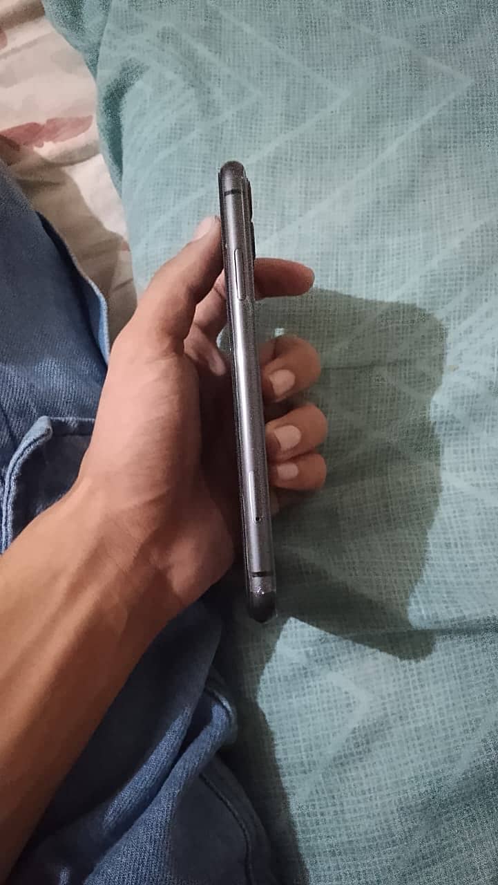 Apple iPhone 11 2
