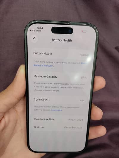 iPhone 15 jv condition 10/8.5 128 gb battery health 88 water pack