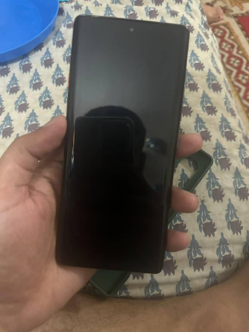 Tecno CAMON 40 Pro 1