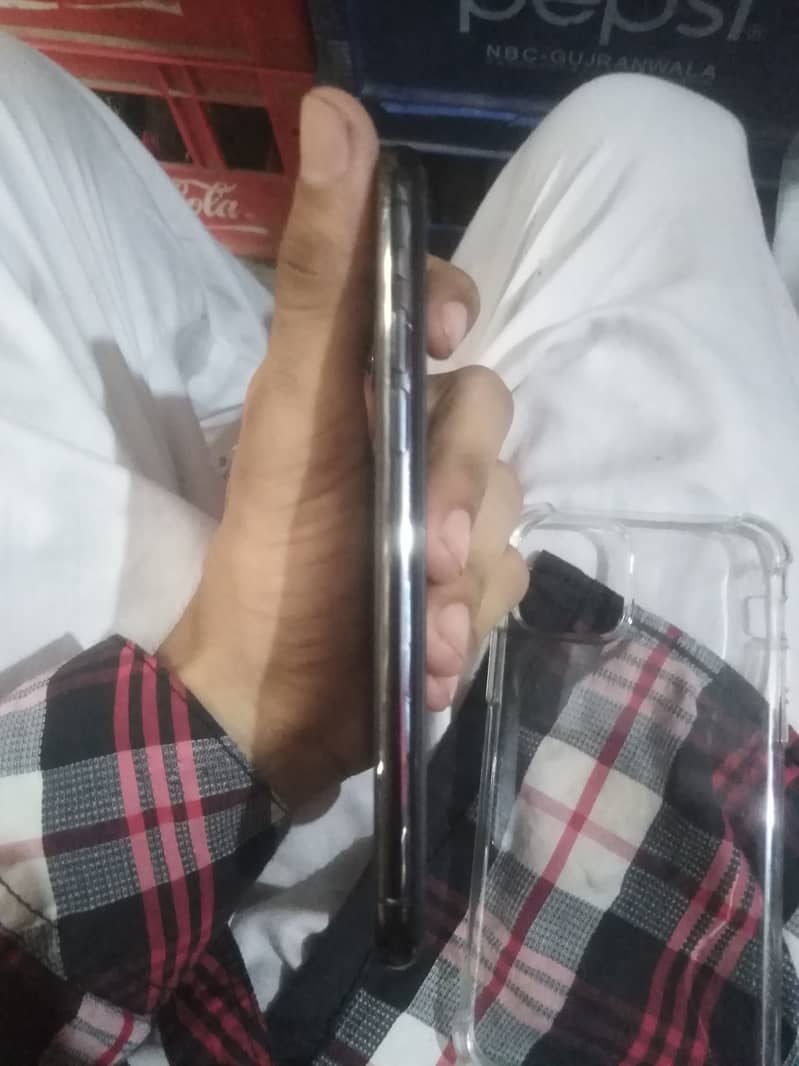 Apple iPhone 11 Pro 1