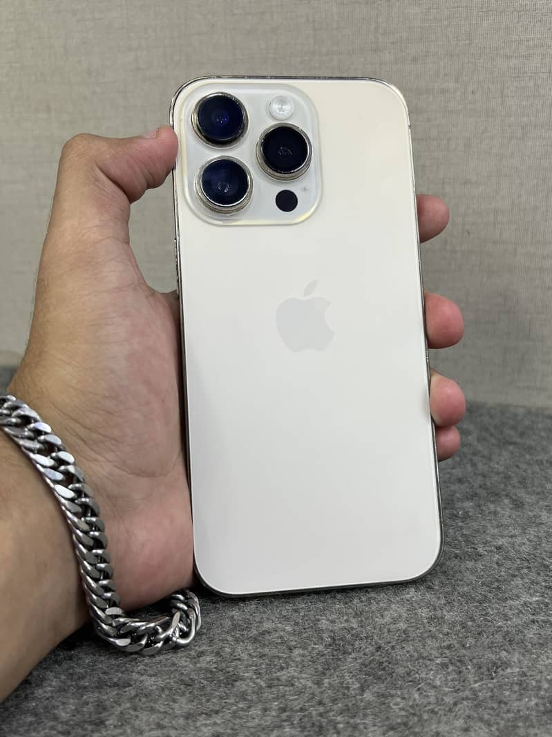 iPhone 14 Pro 1