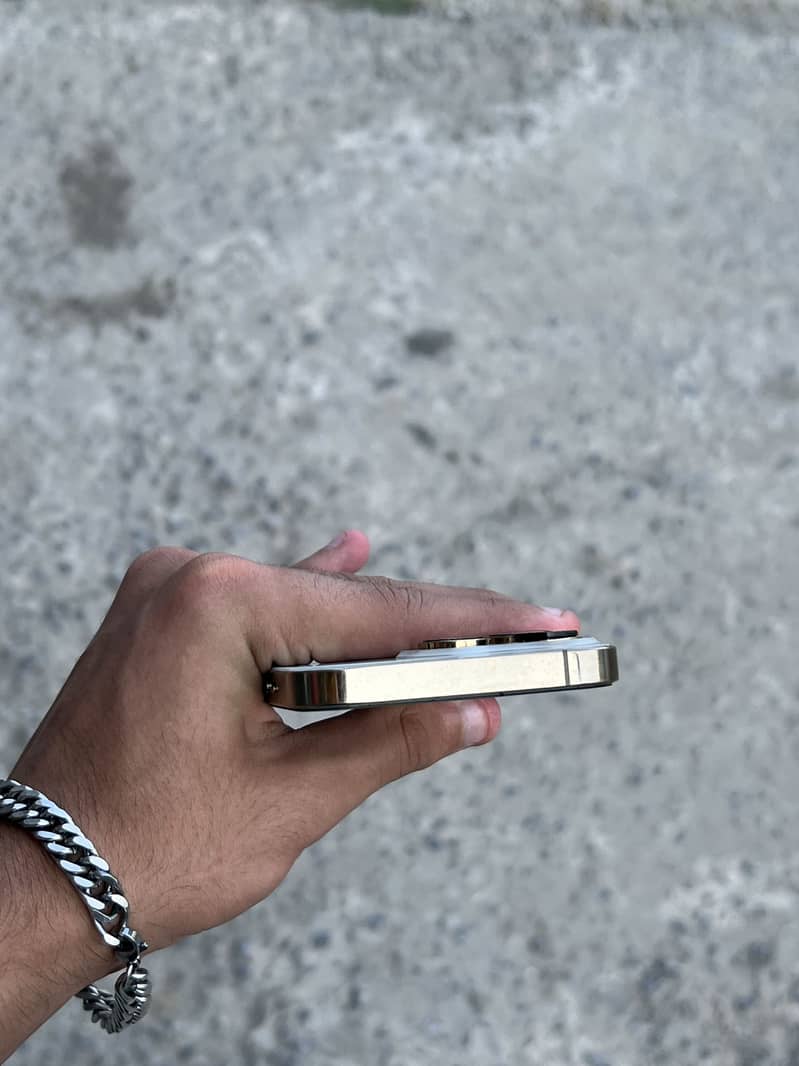 iPhone 14 Pro 5