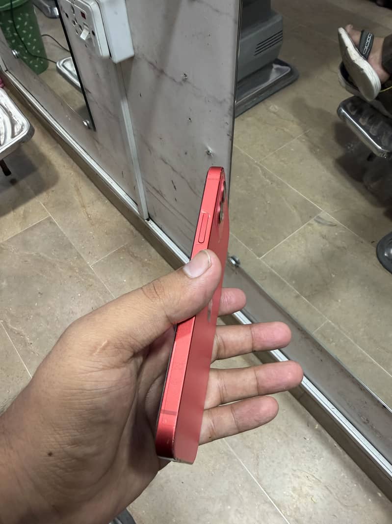 Apple iPhone 12 4