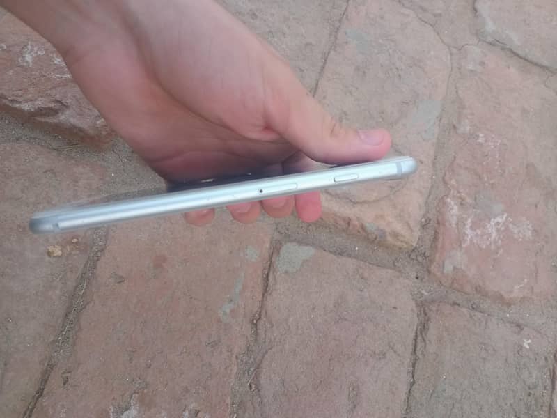 Apple iPhone 8 Plus 2