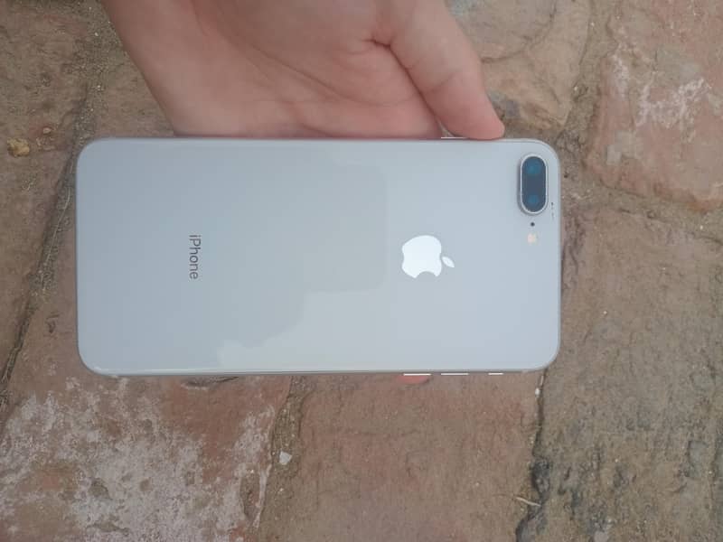 Apple iPhone 8 Plus 5