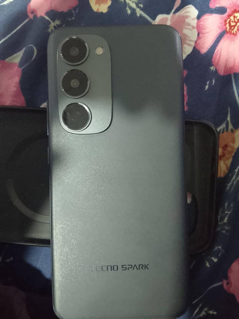 Tecno CAMON 40 Pro+ 0