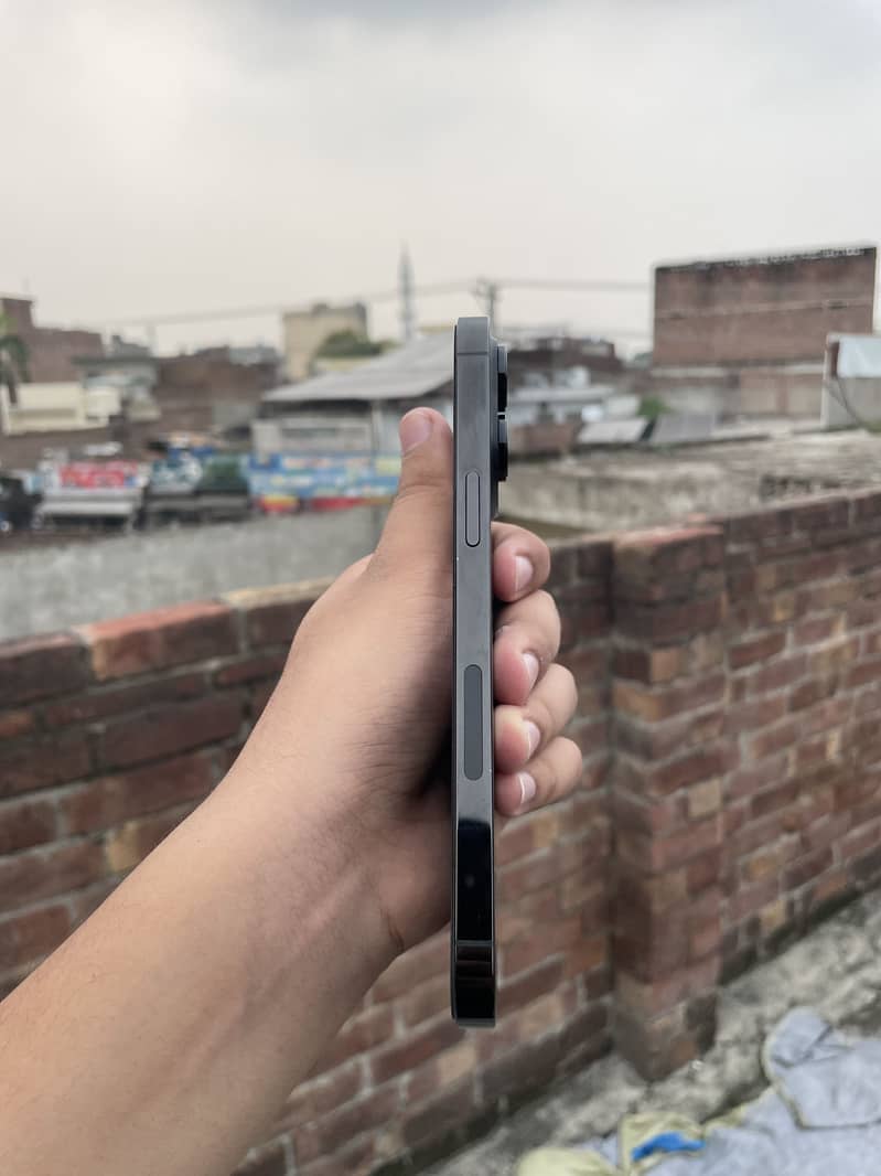 Apple iPhone 14 Pro Max 3