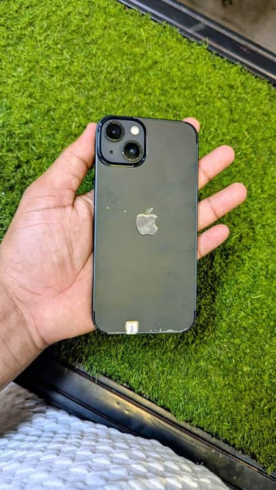 Apple iPhone 13