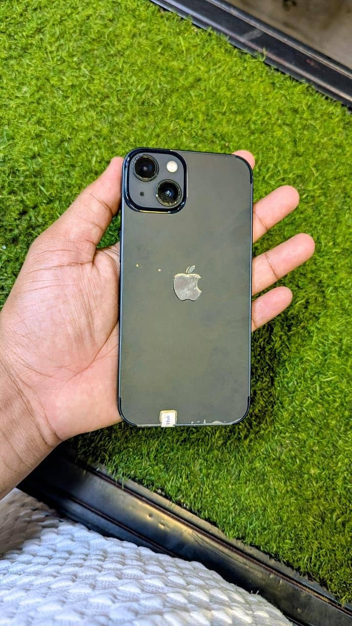 Apple iPhone 13 0