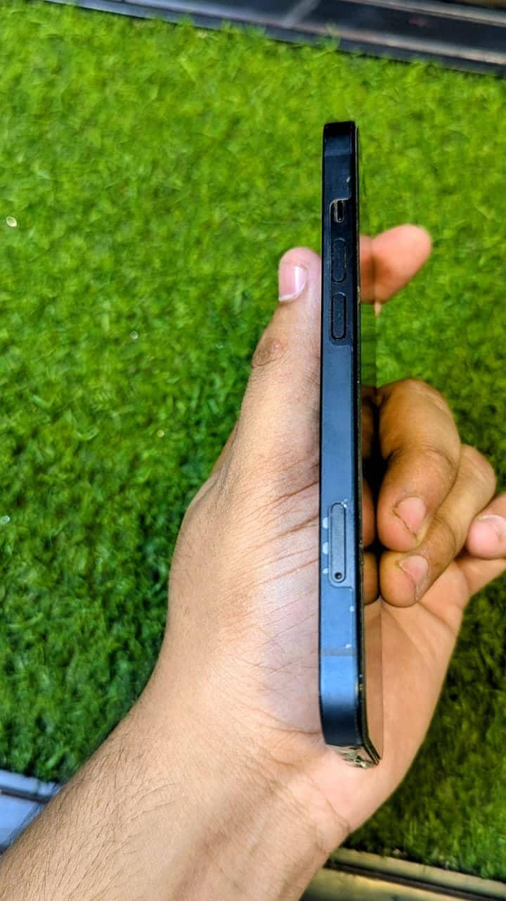 Apple iPhone 13 3