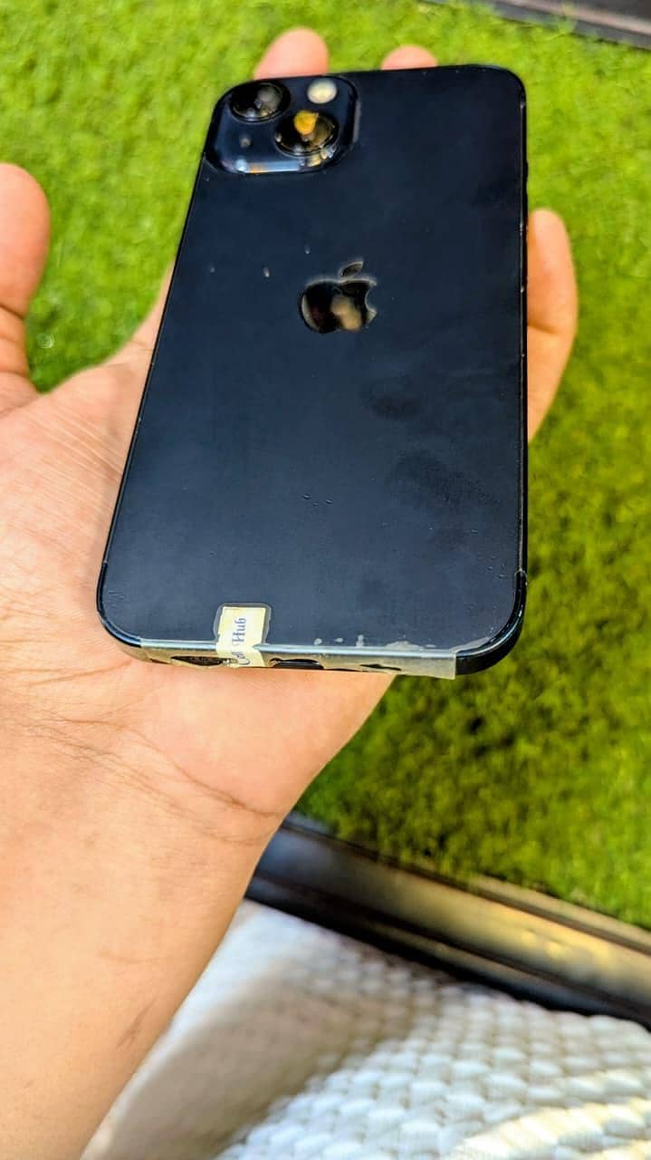 Apple iPhone 13 4