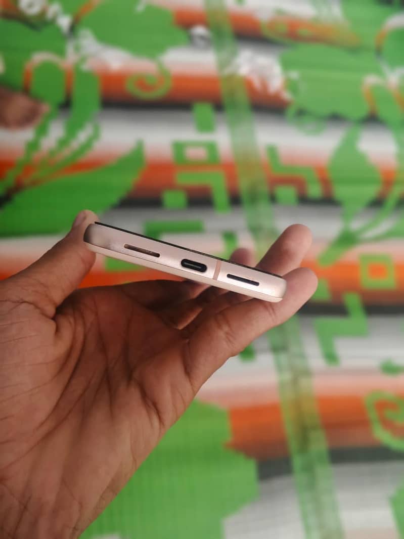 Google Pixel 8 2
