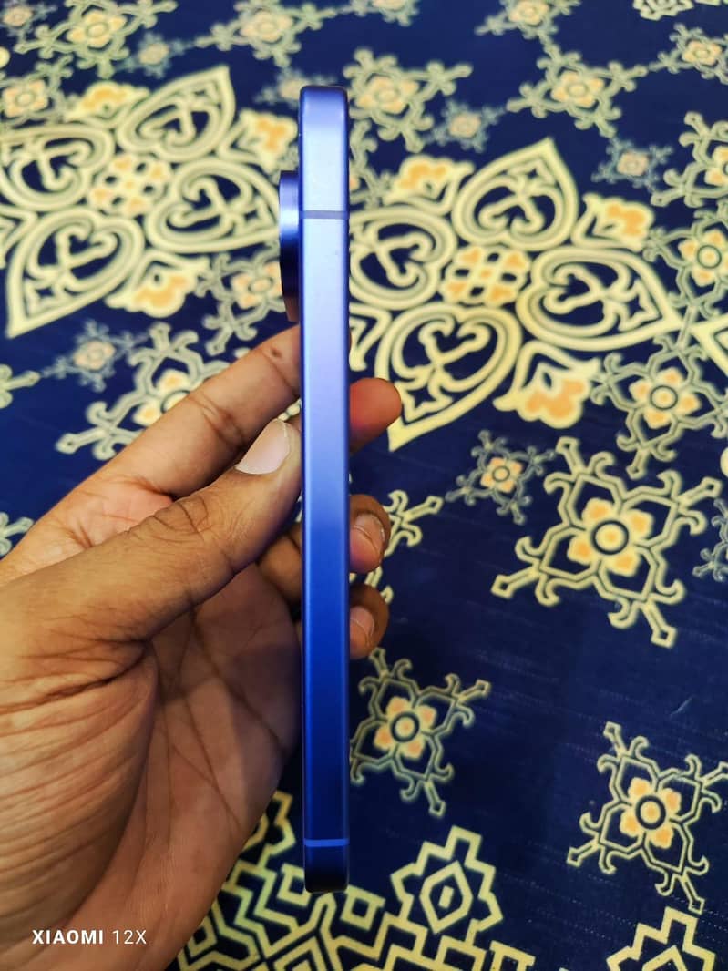 Google Pixel 10 4
