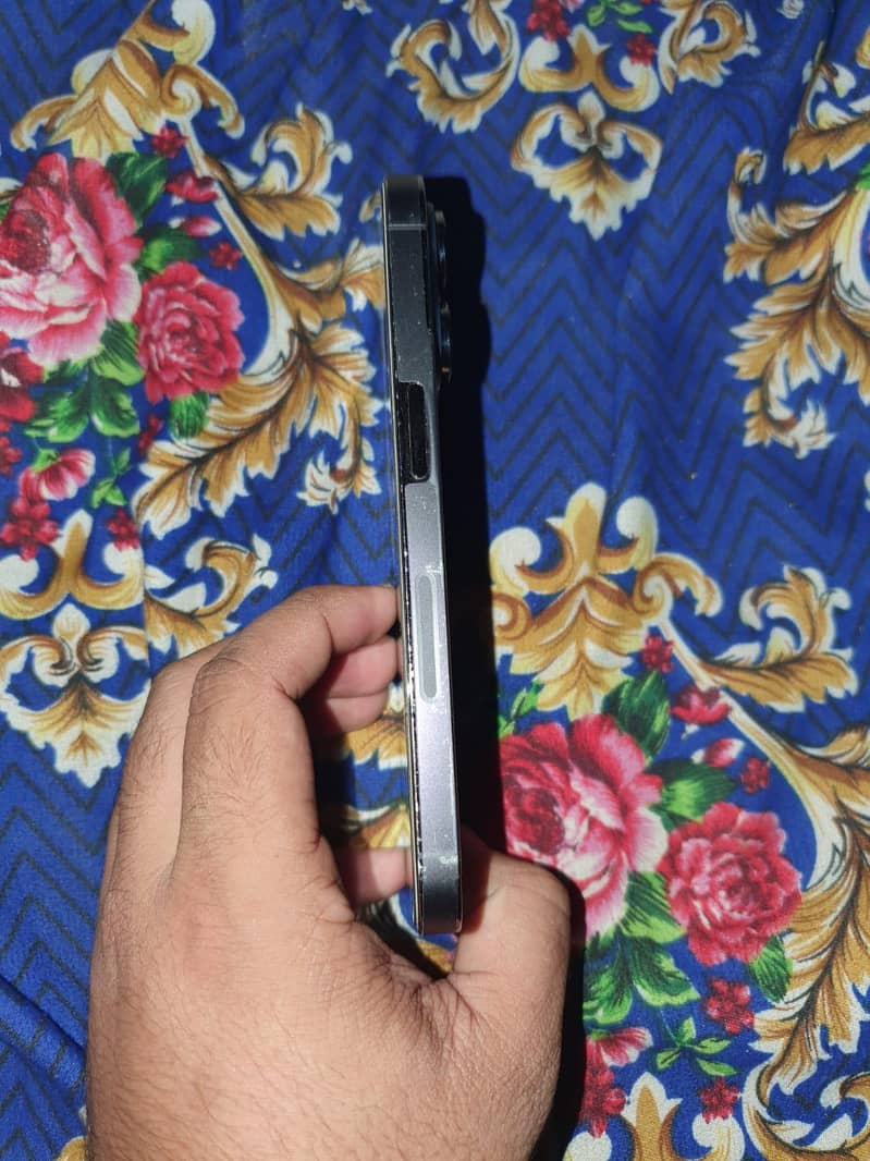 Apple iPhone 14 Pro 2